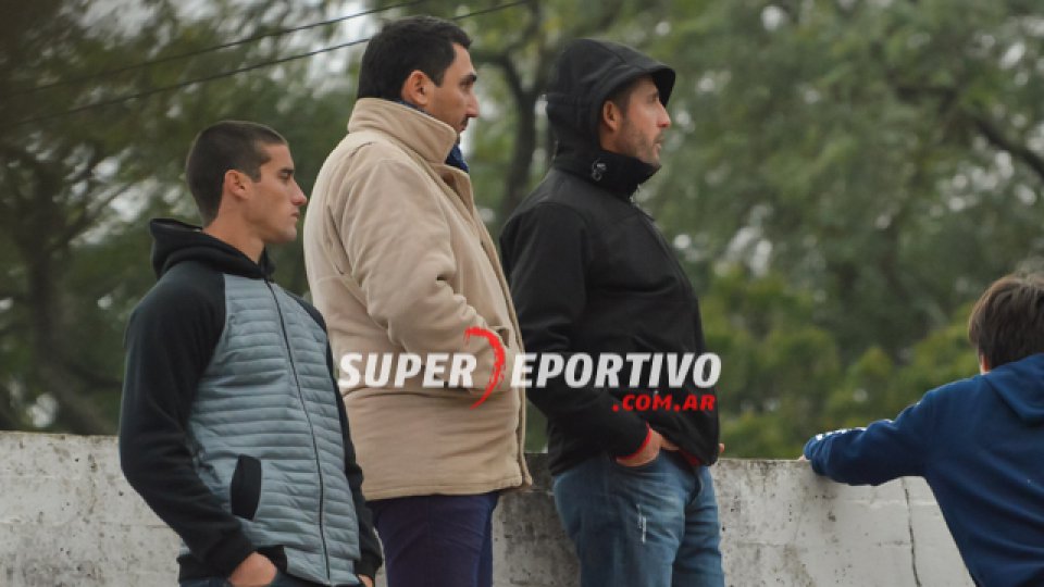 Los fanáticos del Rojiblanco se dieron cita en el Mutio acompañando al equipo