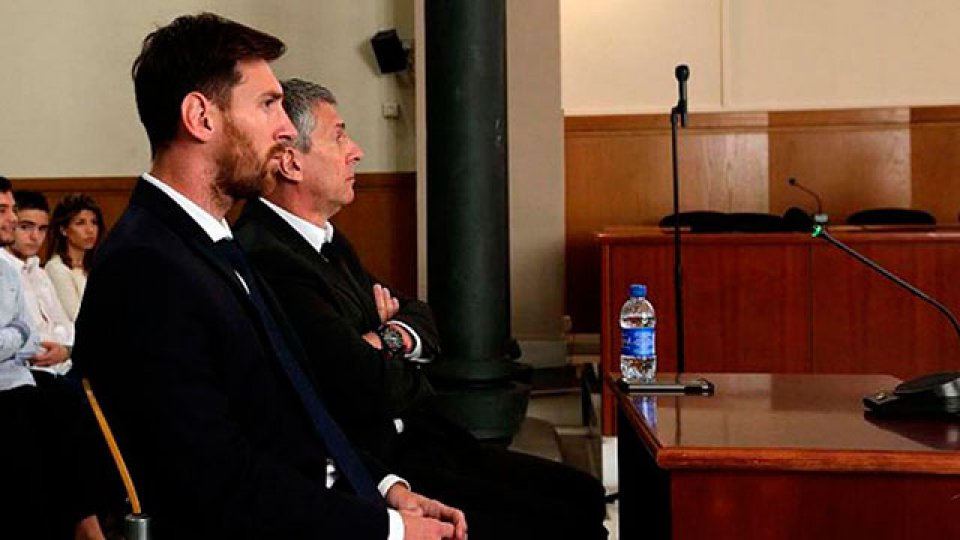 El astro del Barcelona y su padre Jorge est&aacute;n imputados por supuesta evasi&oacute;n.