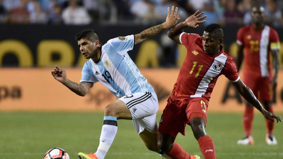 Argentina goleó a Panamá y pasó a cuartos.