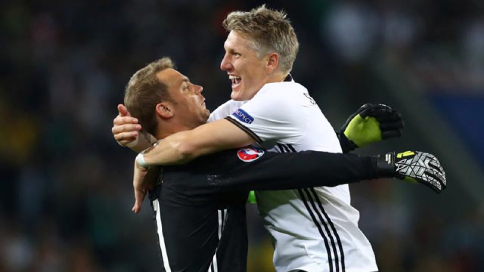 Los goles de Mustafi y Schweinsteiger le dieron la victoria a las Águilas.