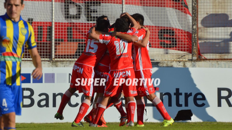 El Gato sumó sus primeros tres puntos en el torneo en el Pedro Mutio.