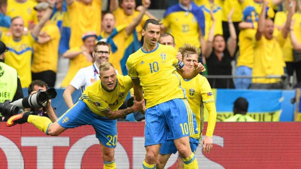 Los escandinavos reaccionaron y el gol en contra de Clark marcó el empate final.