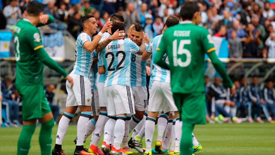 Argentina se floreó ante Bolivia.
