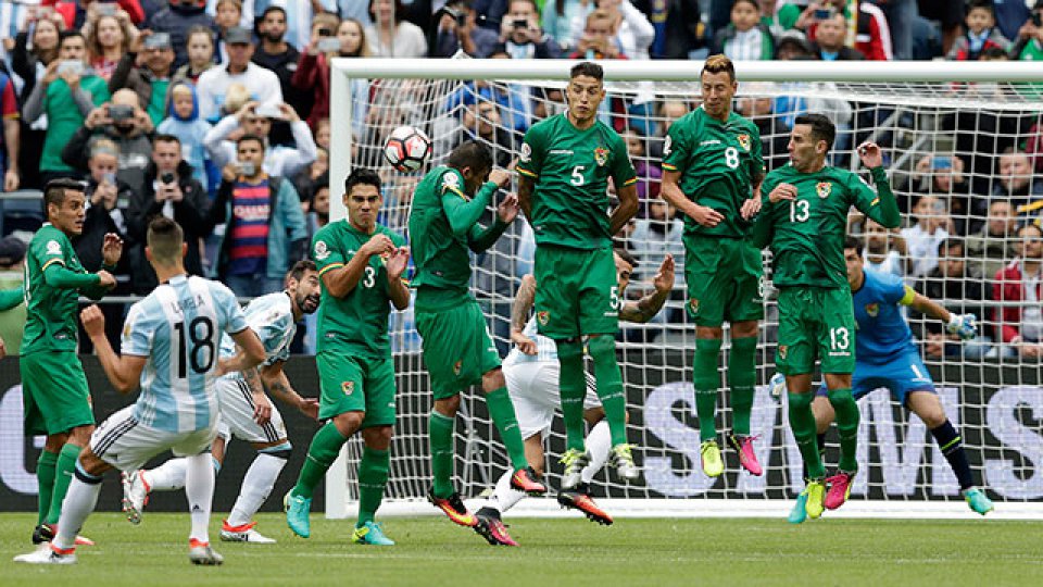 Erik Lamela, Ezequiel Lavezzi y Víctor Cuesta marcaron los tantos.