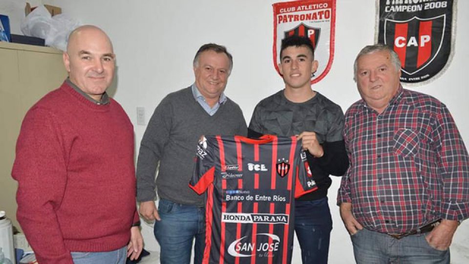 Lautaro Comas renovó su contrato por dos años. (Foto: Patronato de Primera) Lautaro Comas renovó su contrato por dos años. (Foto: Patronato de Primera)