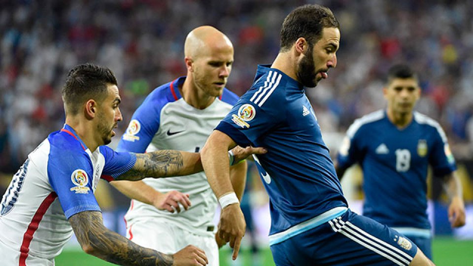 Higuaín marcó el tercero.