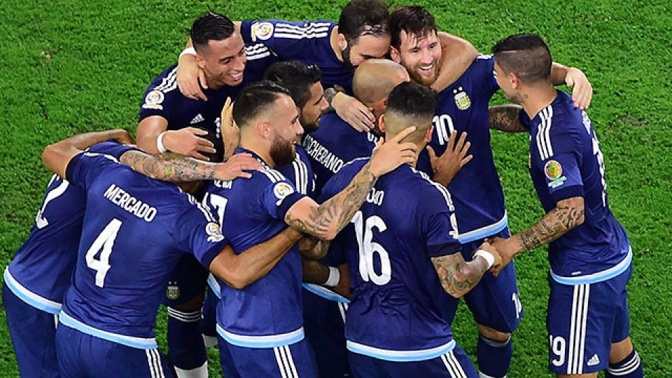 Argentina goleó a Estados Unidos y es finalista.
