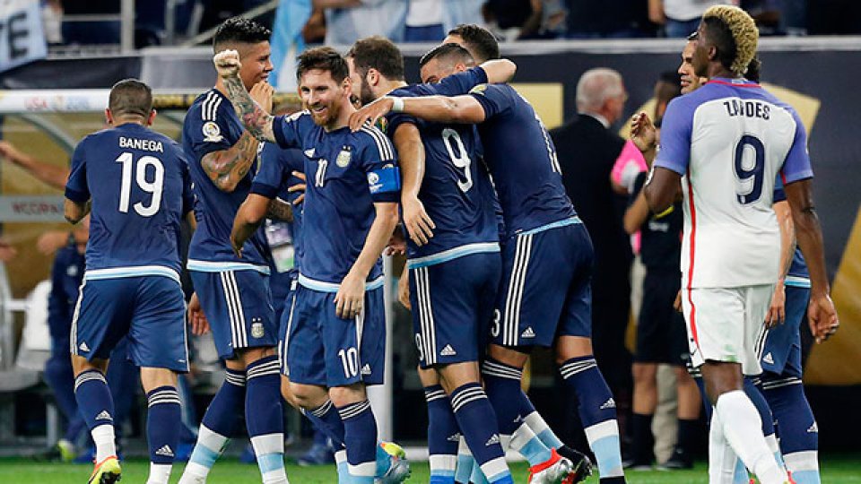 Argentina goleó a Estados Unidos y es finalista.