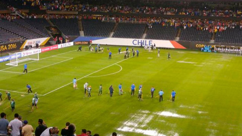 Chile-Colombia, demorado por condiciones climáticas.