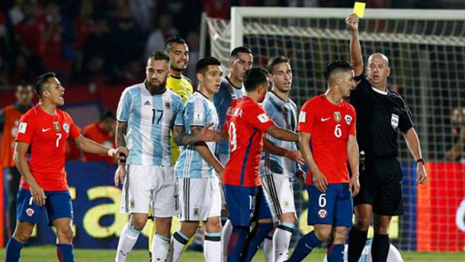 Lopes dirigió el duelo entre Argentina y Chile por la Fecha 5 de eliminatorias.