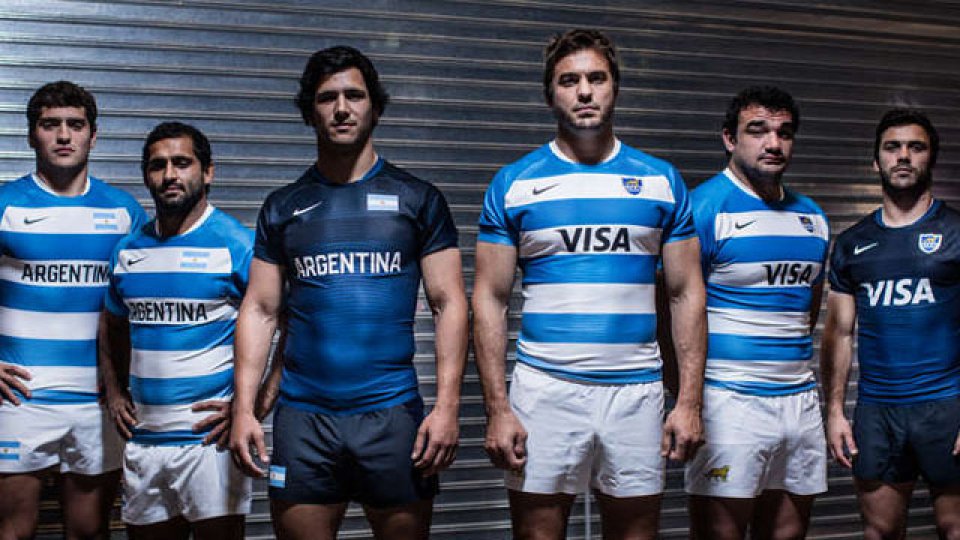 Ambos planteles lucieron los nuevos modelos.