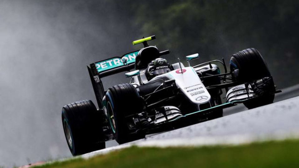 Rosberg, sobre el final de la clasificación se quedó con la pole position.