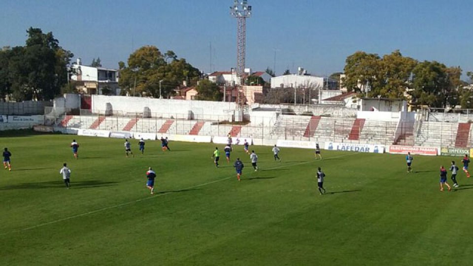 Paraná y Belgrano jugaron un partido amistoso en el Mutio.
