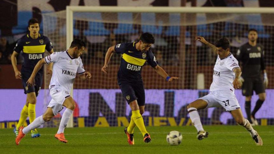Lanús fue más que Boca y se llevó la victoria.