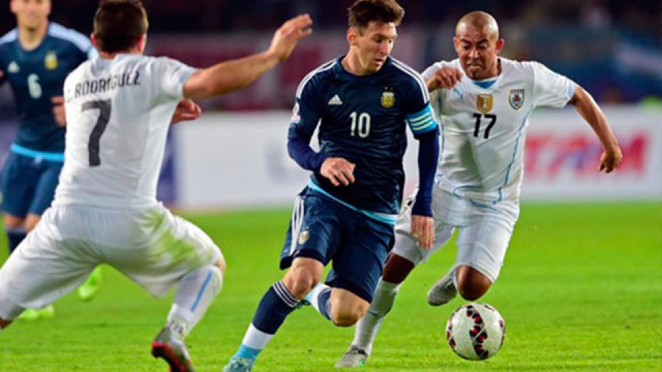 Argentina enfrenta a Uruguay este jueves en Mendoza.