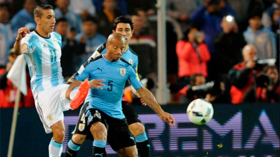 Con gol de La Pulga, la Selección argentina le ganó 1-0 a Uruguay.