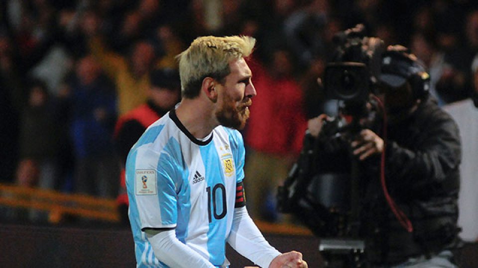 Con gol de Messi, Argentina derrotó a Uruguay.