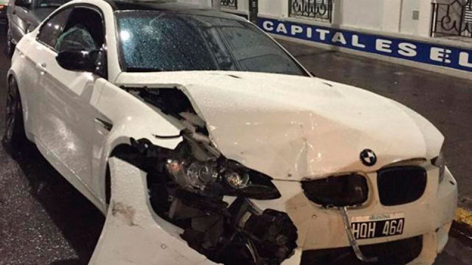 El jugador de Boca Ricardo Centurión chocó a tres autos.