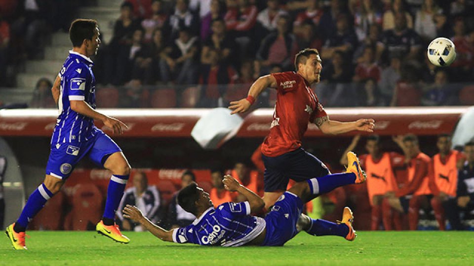 Independiente le ganó a Godoy Cruz y es líder con puntaje ideal.