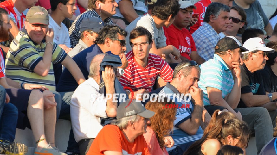 Atl&eacute;tico Paran&aacute; gan&oacute; por primera vez con el respaldo de su gente.