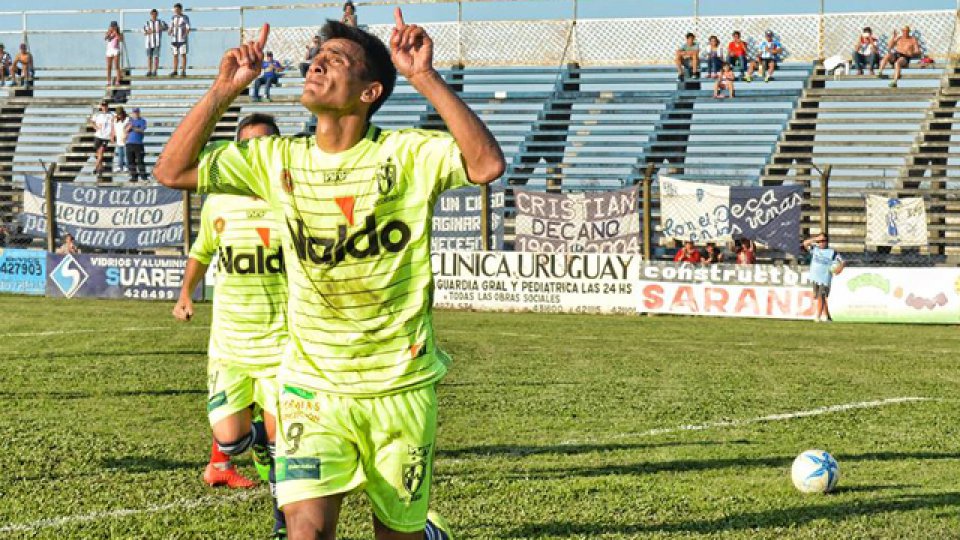 El Decano venció al Lobo y cosechó su segunda victoria en el torneo.