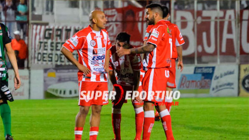 El Decano mereció más pero solo logró un punto en su estadio ante Chicago.