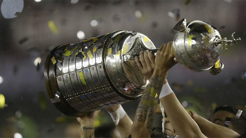 La Final de la Libertadores comenzará en Porto Alegre y se definirá en Lanús.