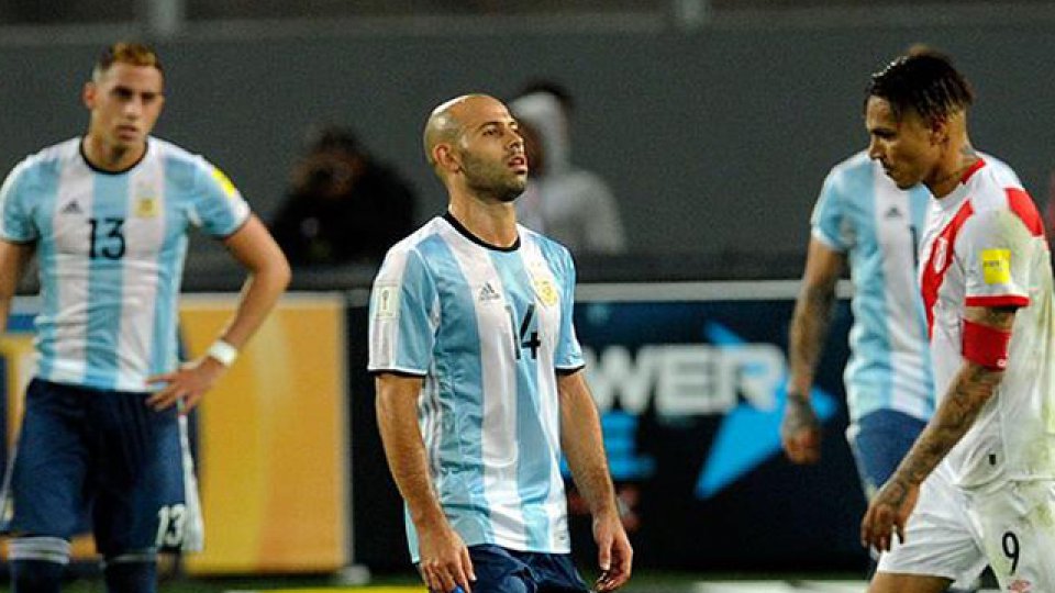 "Por mi no nos llevamos tres puntos. Es una mierda", disparó Mascherano.