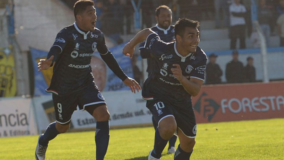 La Lepra cortó la racha negativa y se llevó los tres puntos de Tandil.