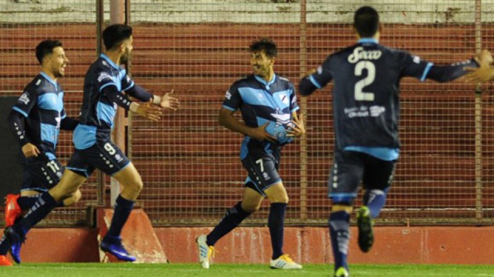 La Banda de Madryn está imparable y sigue siendo el único líder del Nacional B.