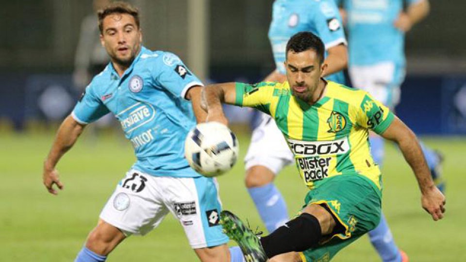 El Celeste lo buscó pero no pudo con el tiburón en el Kempes. El Celeste lo buscó pero no pudo con el tiburón en el Kempes.