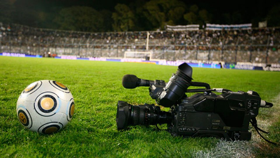 Dos empresas realizaron una oferta por los derechos del fútbol argentino.