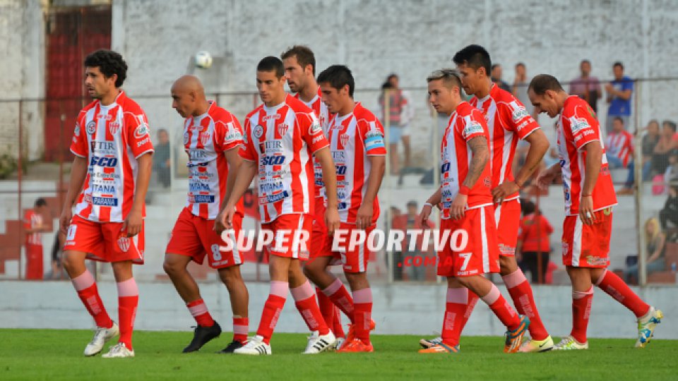 Atlético Paraná cayó ante Estudiantes de San Luis.