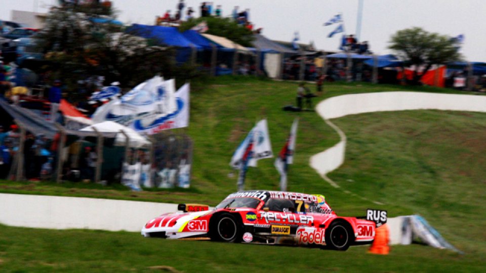 Mariano Werner superó a Rossi, se aguantó todo, se defendió y se llevó la final.