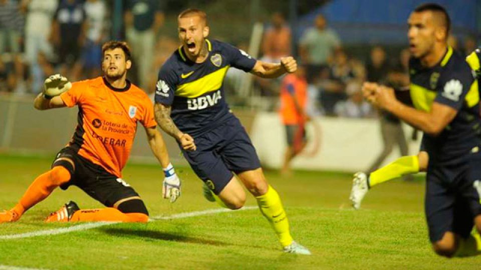 Boca rompió su racha de visitante con un triunfo en La Plata.