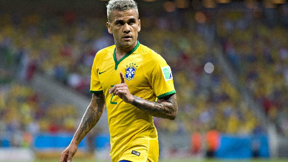 En el duelo ante Argentina Dani Alves jugará con la 4 en honor a Carlos Alberto.