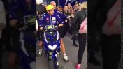Video: Multicampeón del motociclismo pidió disculpas tras patear a una mujer