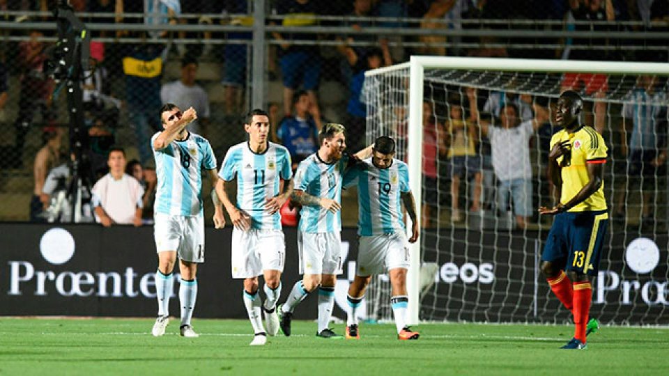 Argentina goleó con un Messi perfecto.