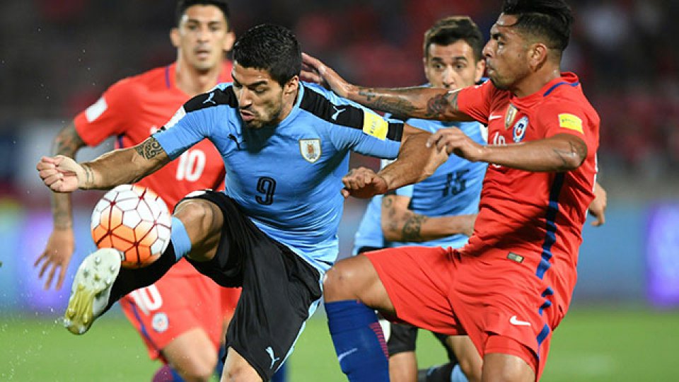 Chile consiguió una victoria que lo mantiene con la ilusión de la clasificación.