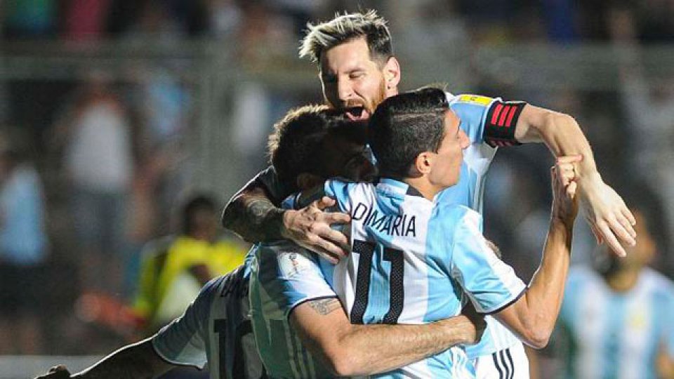Argentina goleó con un Messi perfecto.