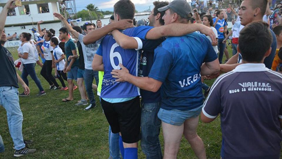 Viale FBC campeón en Paraná Campaña. (Foto: Informe Zonal).