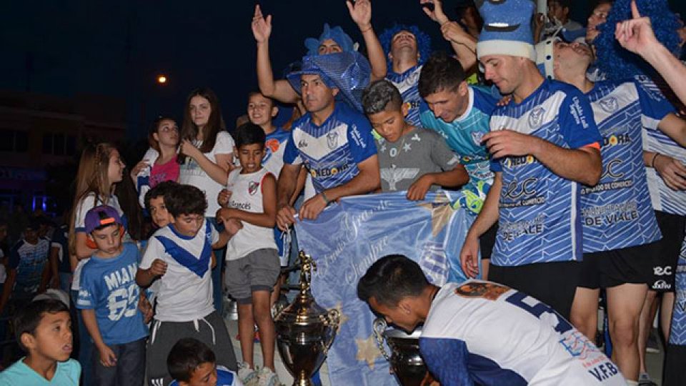 Viale FBC campeón en Paraná Campaña. (Foto: Informe Zonal).