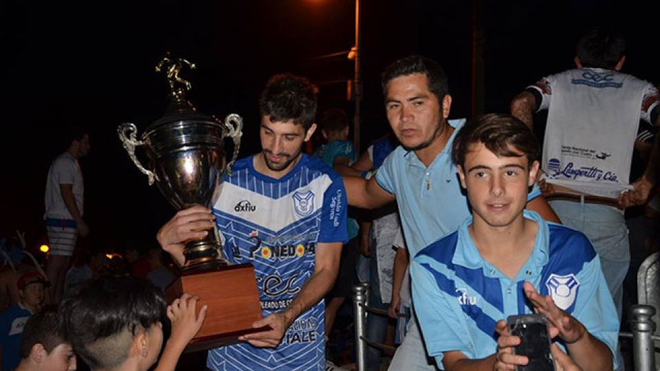 Viale FBC campeón en Paraná Campaña. (Foto: Informe Zonal).