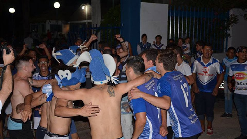 Viale FBC campeón en Paraná Campaña. (Foto: Informe Zonal).