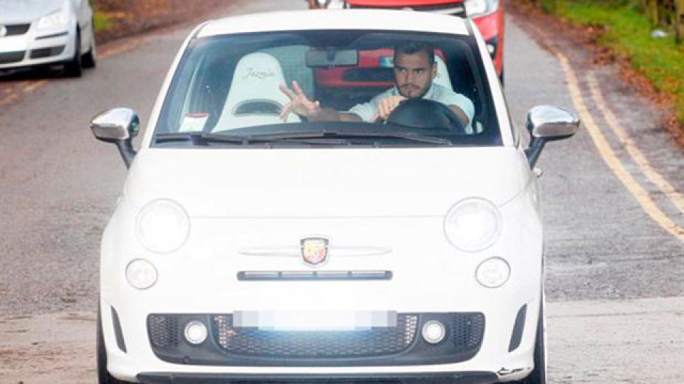 el auto de Chiquito Romero sorprende a la prensa inglesa.