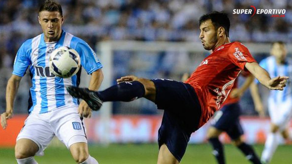 Licha sacó un sablazo inatajable para Campaña y puso en ventaja a Racing.