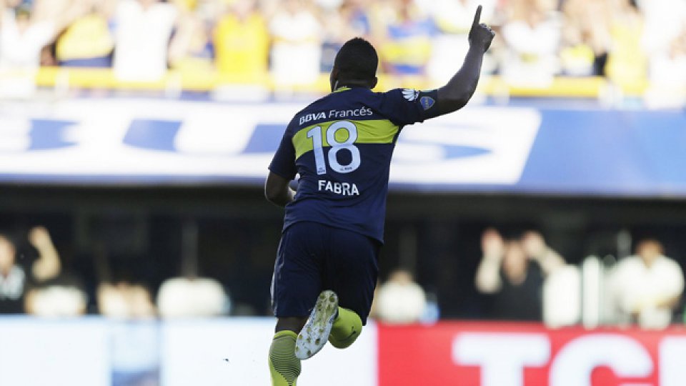 Ganaron los xeneizes y se acercaron a la cima.