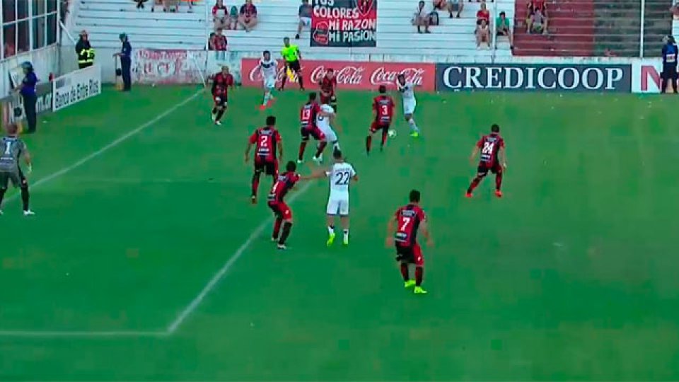 Patronato y Velez repartieron puntos en el Presbítero Grella.