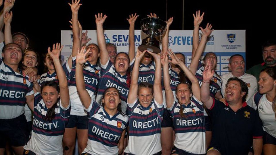 Las chicas de Buenos Aires festejaron el título. (Prensa UAR)