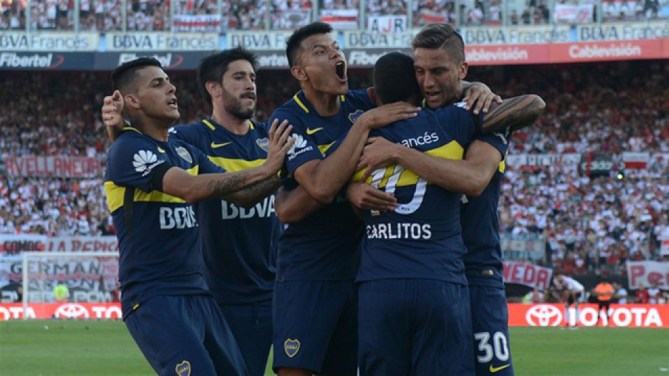 Boca se impuso en un Superclásico de resultado cambiante.